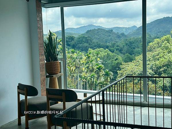 [南投新景點]大白咖啡:獨棟景觀咖啡廳、欣賞魚池山景