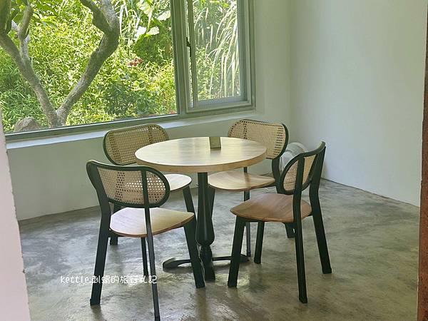 [南投新景點]大白咖啡:獨棟景觀咖啡廳、欣賞魚池山景