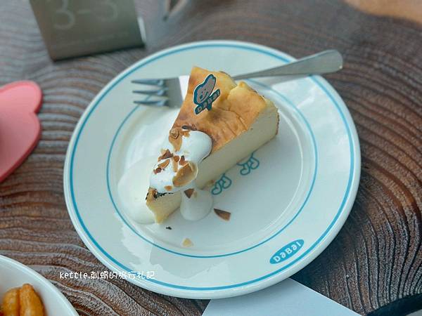 [南投新景點]大白咖啡:獨棟景觀咖啡廳、欣賞魚池山景