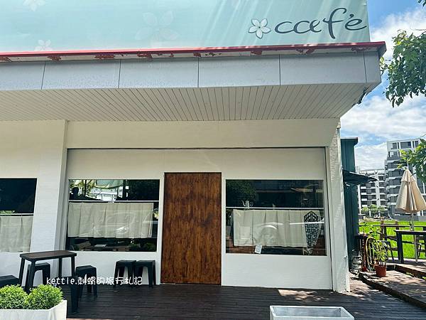 [桃園新景點]茉莉咖啡2號店:稻田旁的露營車咖啡廳、飯糰早午