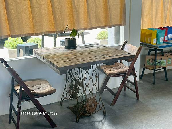 [桃園新景點]茉莉咖啡2號店:稻田旁的露營車咖啡廳、飯糰早午