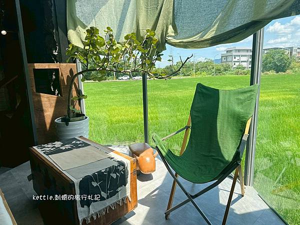 [桃園新景點]茉莉咖啡2號店:稻田旁的露營車咖啡廳、飯糰早午