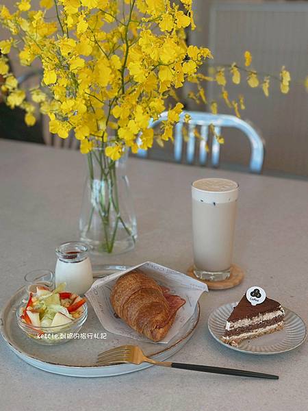 [台中北屯]zzz coffee:童趣風格咖啡廳、近漢神百貨