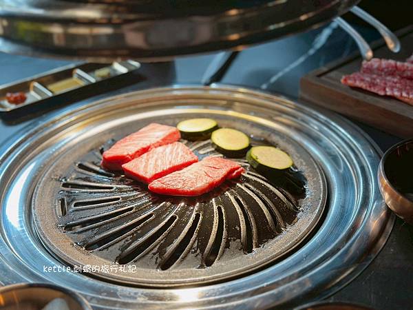 [台中南屯]BAY Korean BBQ Club:文世勳燒
