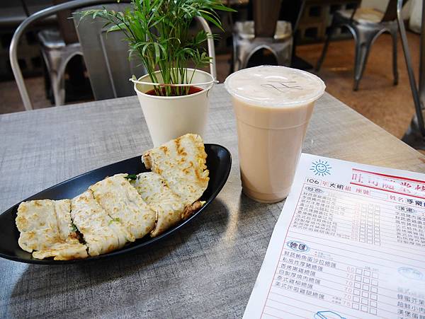 [食記] 鳳山手攪餅用 麵糊蛋餅