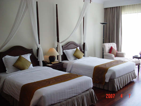 073 Hotel's room.JPG