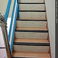 原先醜醜的樓梯