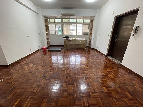 打造老舊公寓地板作品