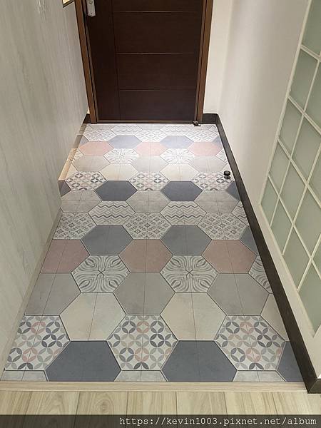 六角花磚SPC地板~玄關/廚房地板改造