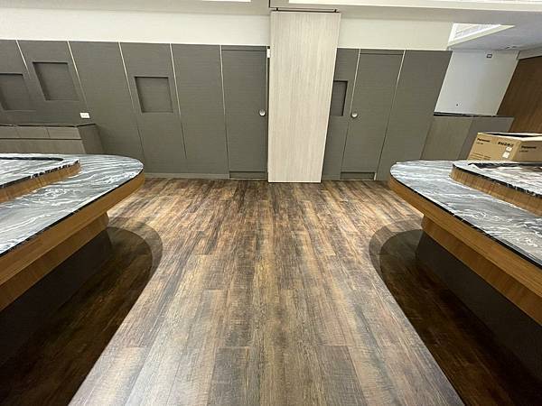 商用空間超耐磨塑膠地板作品
