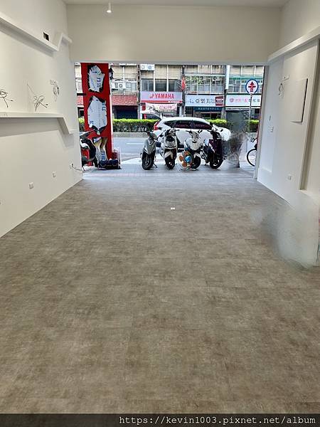 商用空間快速改造|經濟實惠又耐磨的清水模塑膠地板 商用空間快速改造|經濟實惠又耐磨的清水模塑膠地板