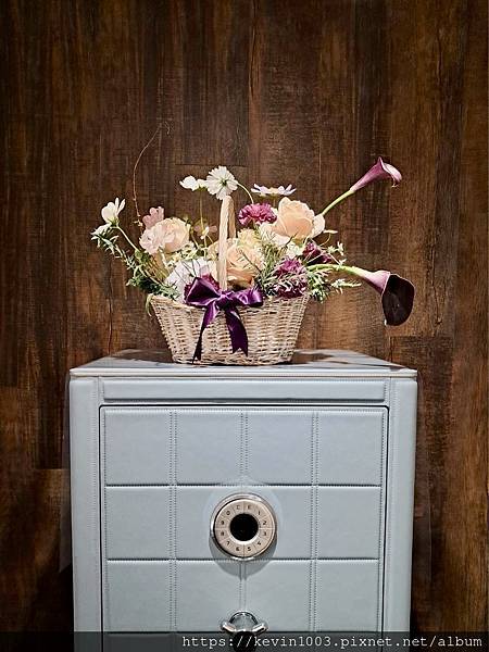 商用空間快速改造經濟實惠又耐磨的清水模塑膠地板 商用空間快速改造經濟實惠又耐磨的清水模塑膠地板