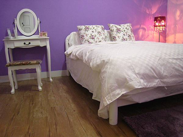 使用優品長條木紋塑膠地板