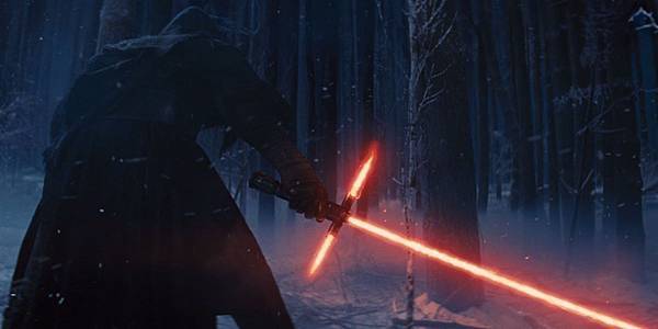 star-wars-force-awakens-kylo-ren-finn-lightsaber.jpg