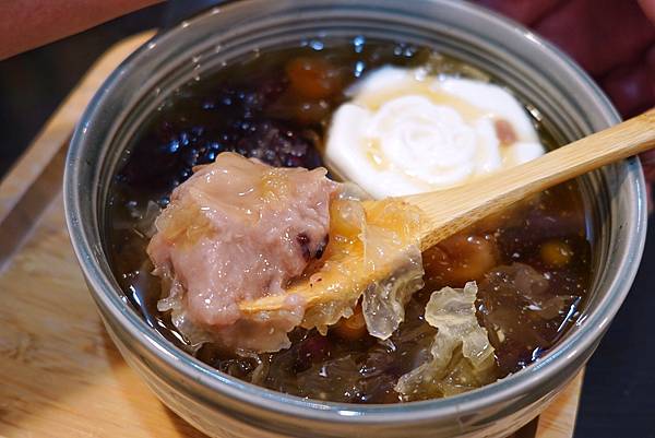 DSC03744-01.jpeg DSC03744-01.jpeg