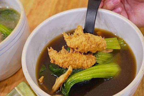 DSC05593-01.jpeg DSC05593-01.jpeg