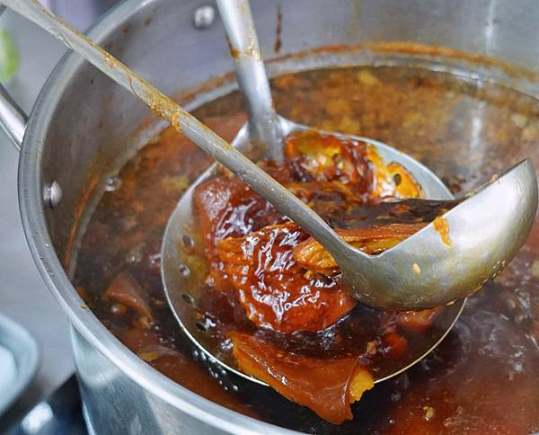 DSC05846-01.jpeg DSC05846-01.jpeg