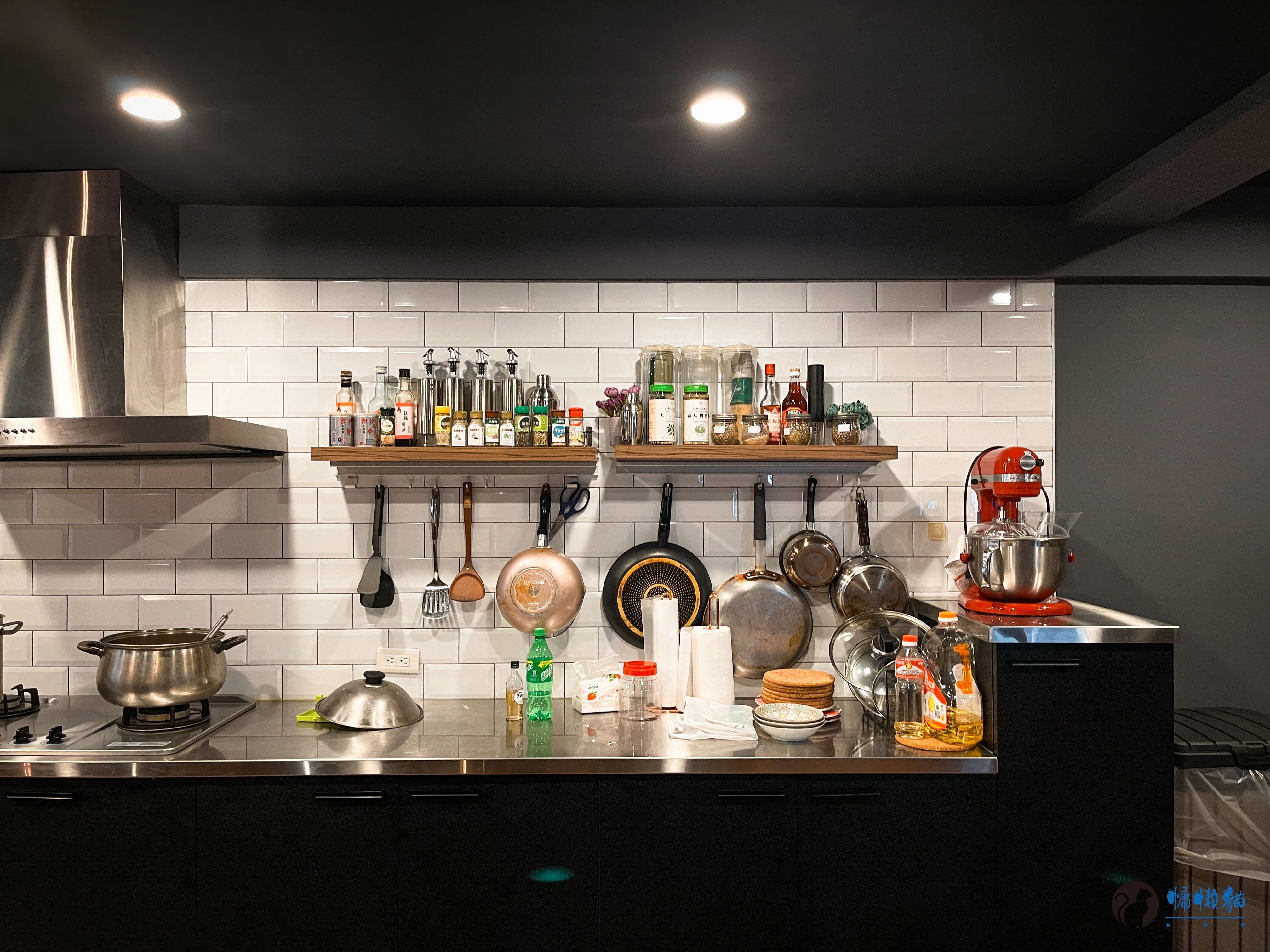 在威爾希斯共享廚房與一群剛認識的朋友,一起料理聖誕餐點和交換