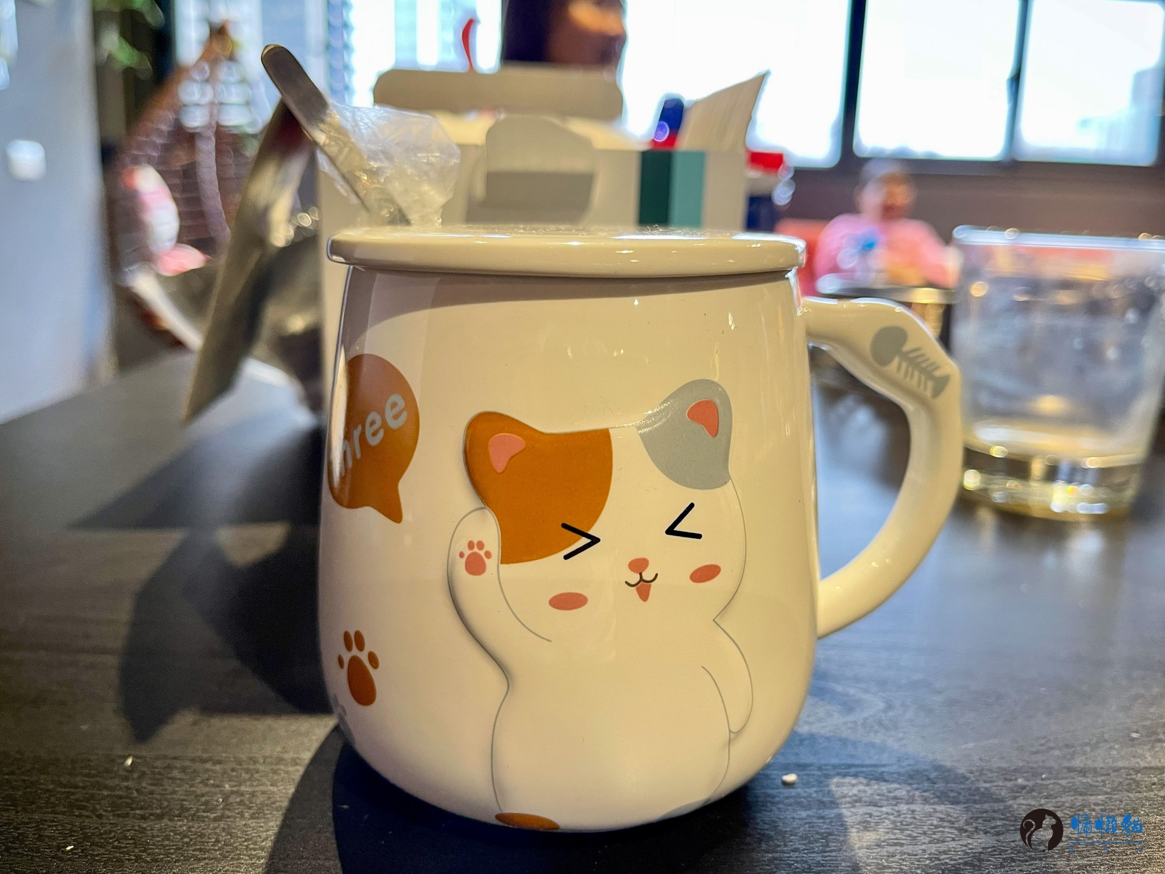 在威爾希斯共享廚房與一群剛認識的朋友,一起料理聖誕餐點和交換