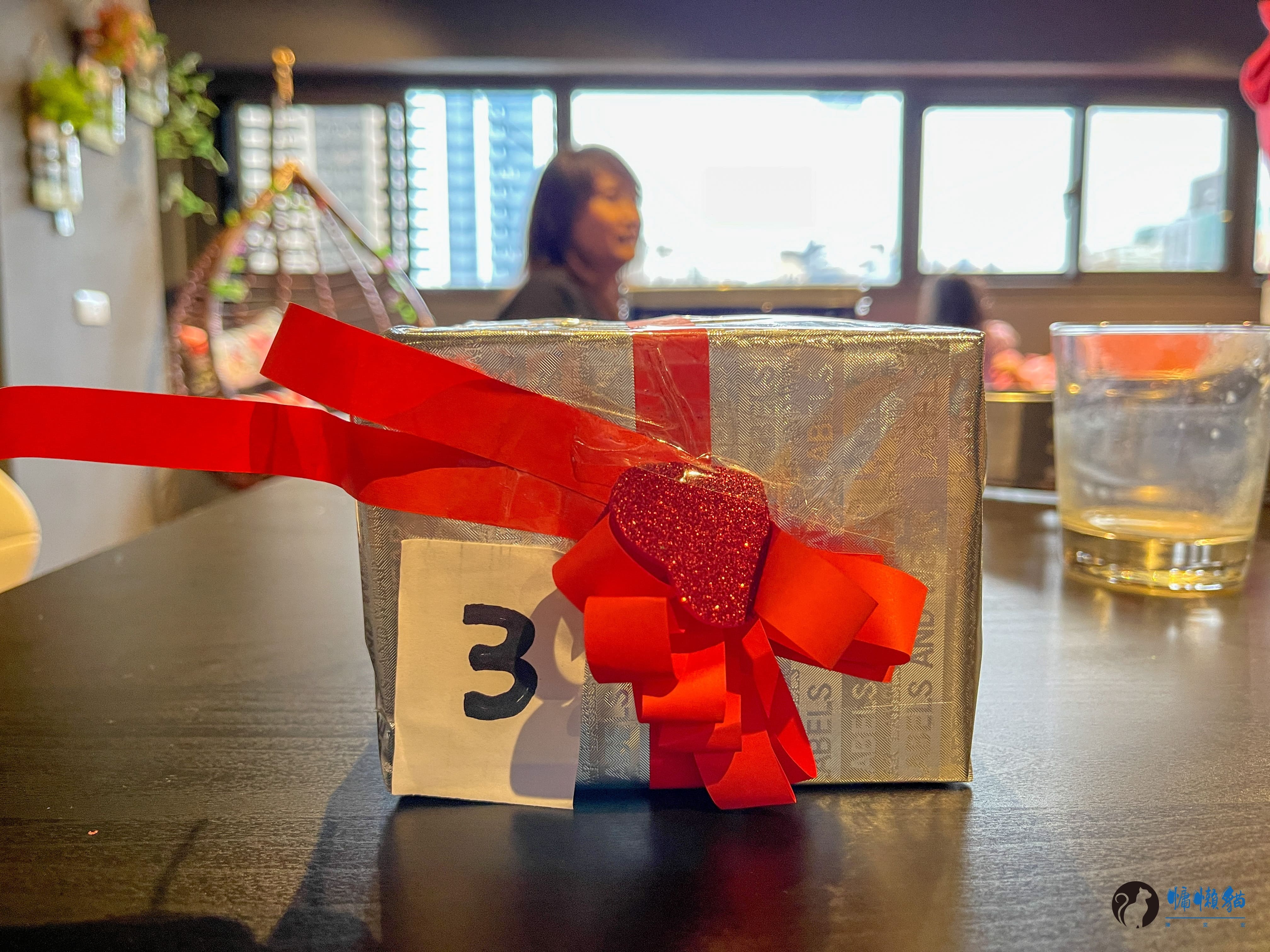 在威爾希斯共享廚房與一群剛認識的朋友,一起料理聖誕餐點和交換