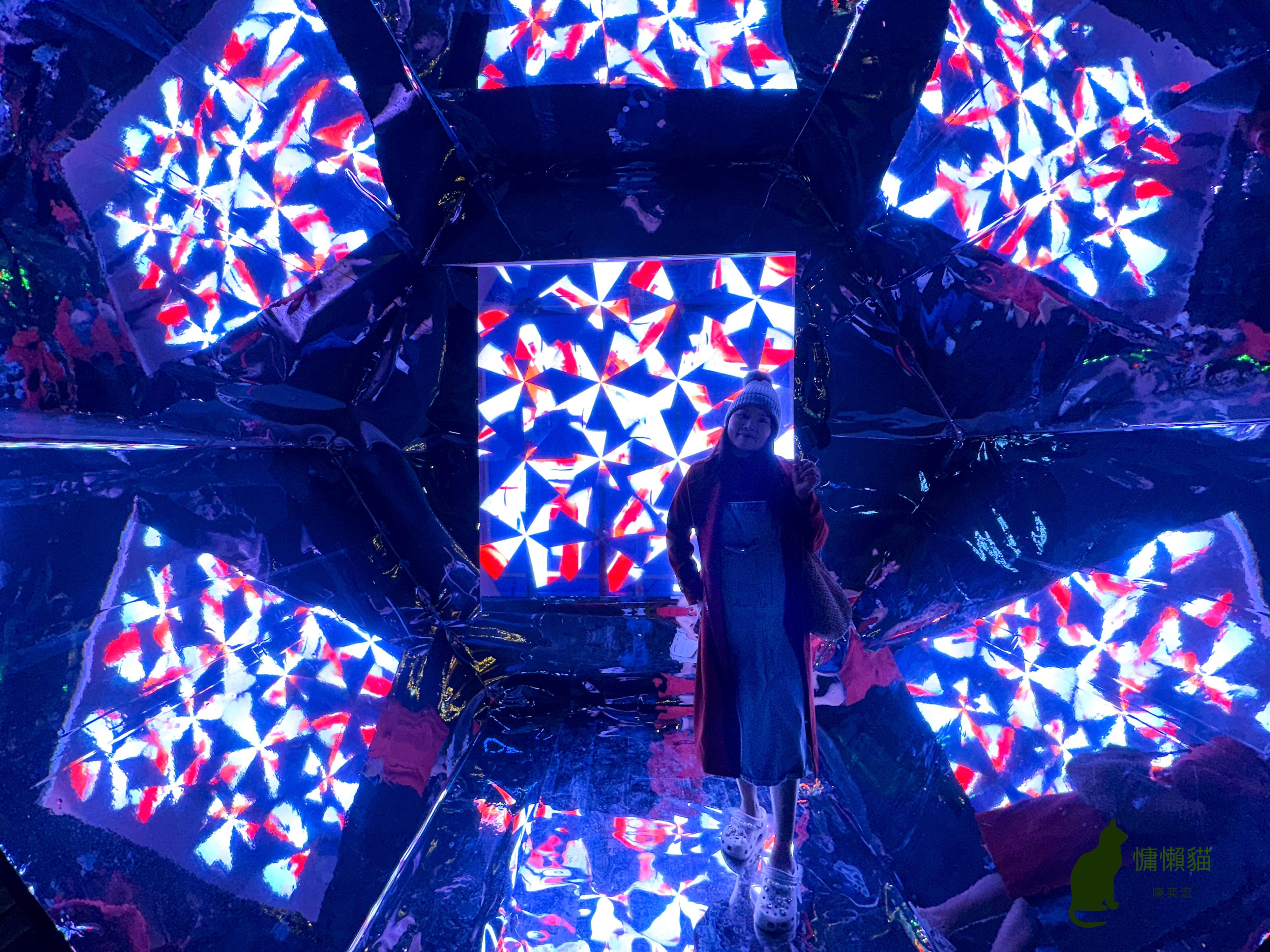 藝術家將對屏東的過往追憶及對未來的美好願景都幻化成萬年溪畔一 藝術家將對屏東的過往追憶及對未來的美好願景都幻化成萬年溪畔一