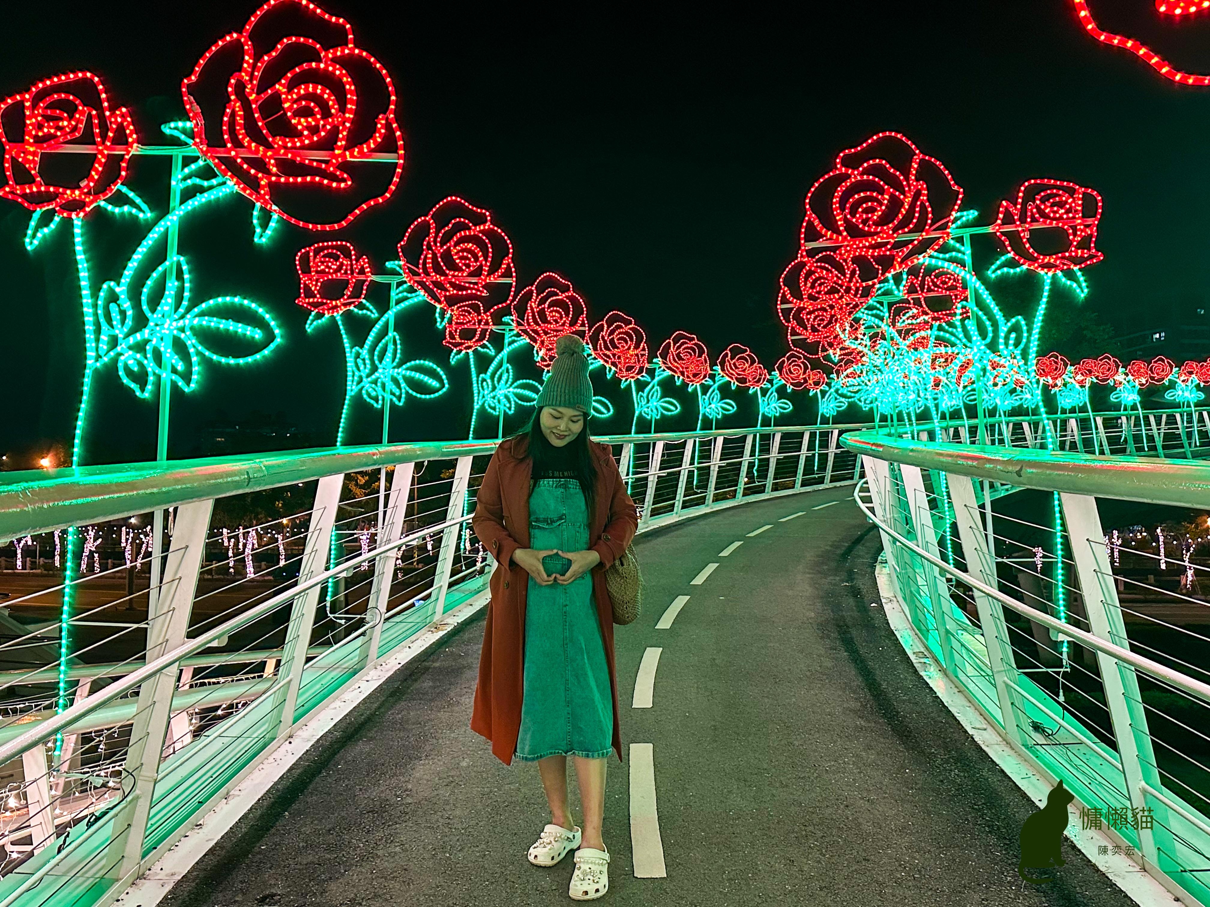 藝術家將對屏東的過往追憶及對未來的美好願景都幻化成萬年溪畔一 藝術家將對屏東的過往追憶及對未來的美好願景都幻化成萬年溪畔一