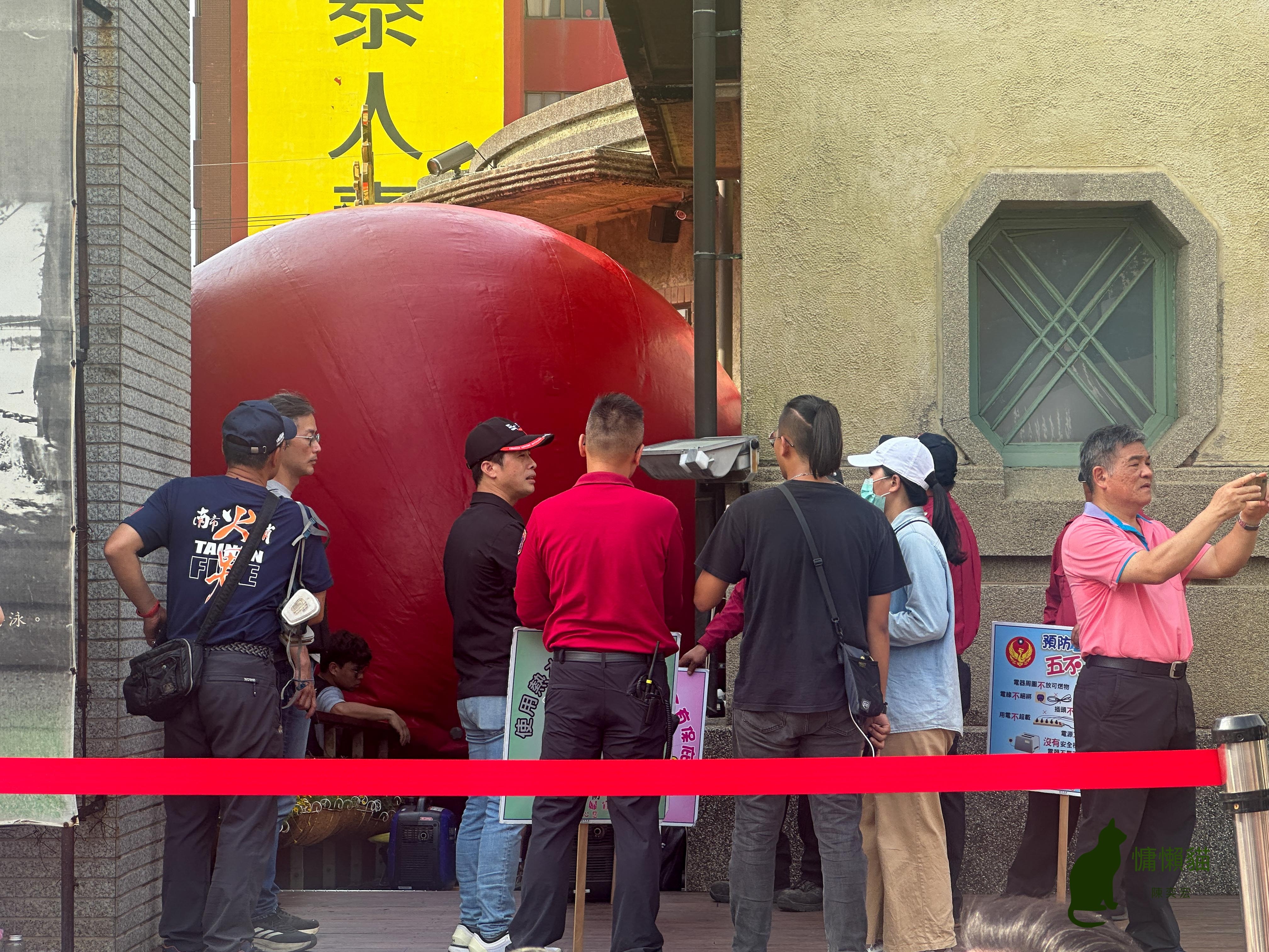 在充滿歷史底蘊的府城，國際藝術家Kurt Perschke舉