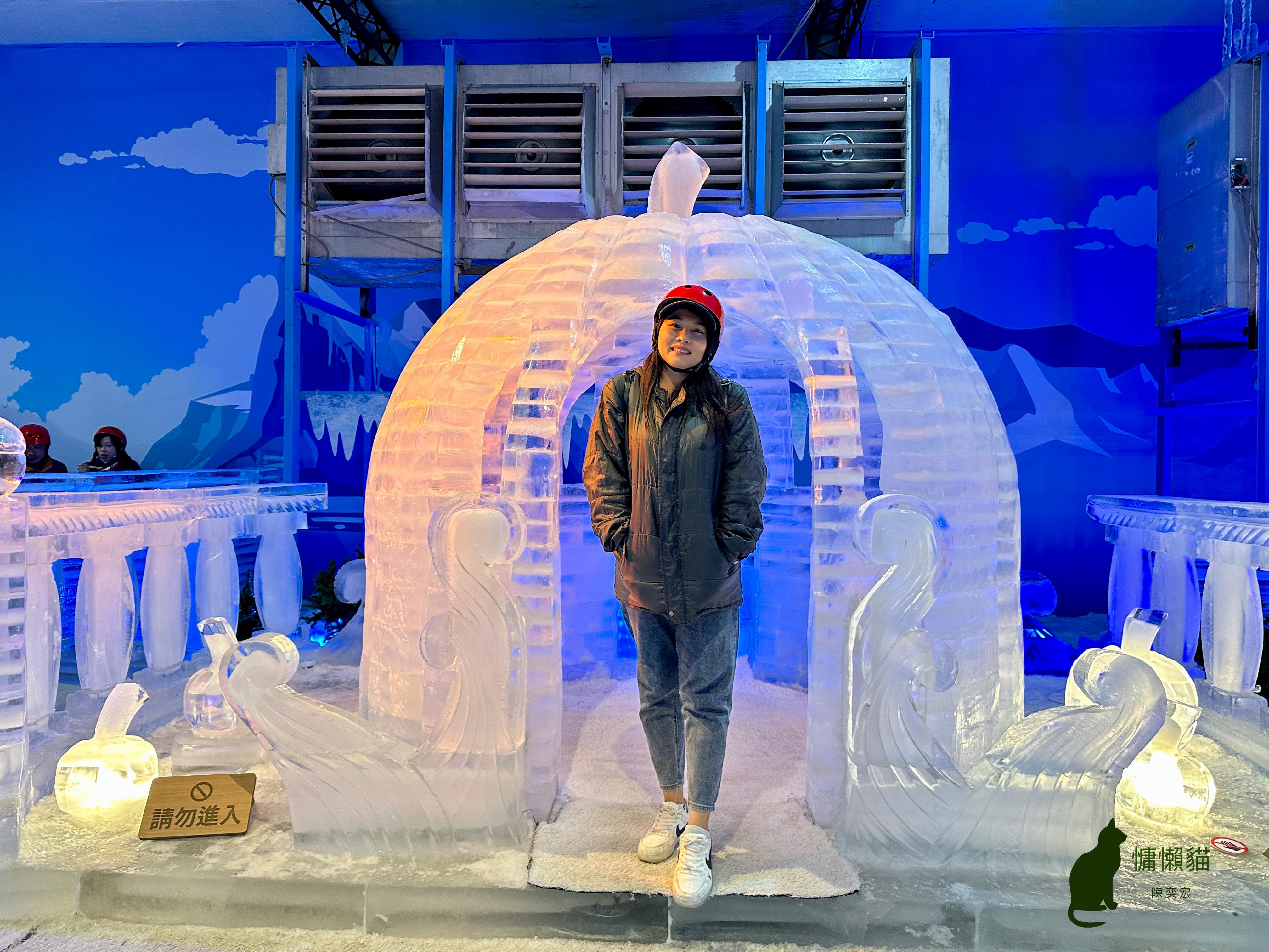 美麗且夢幻的冰雪國度，令人讚嘆的冰雕藝術、冰面碰碰船、雪地健