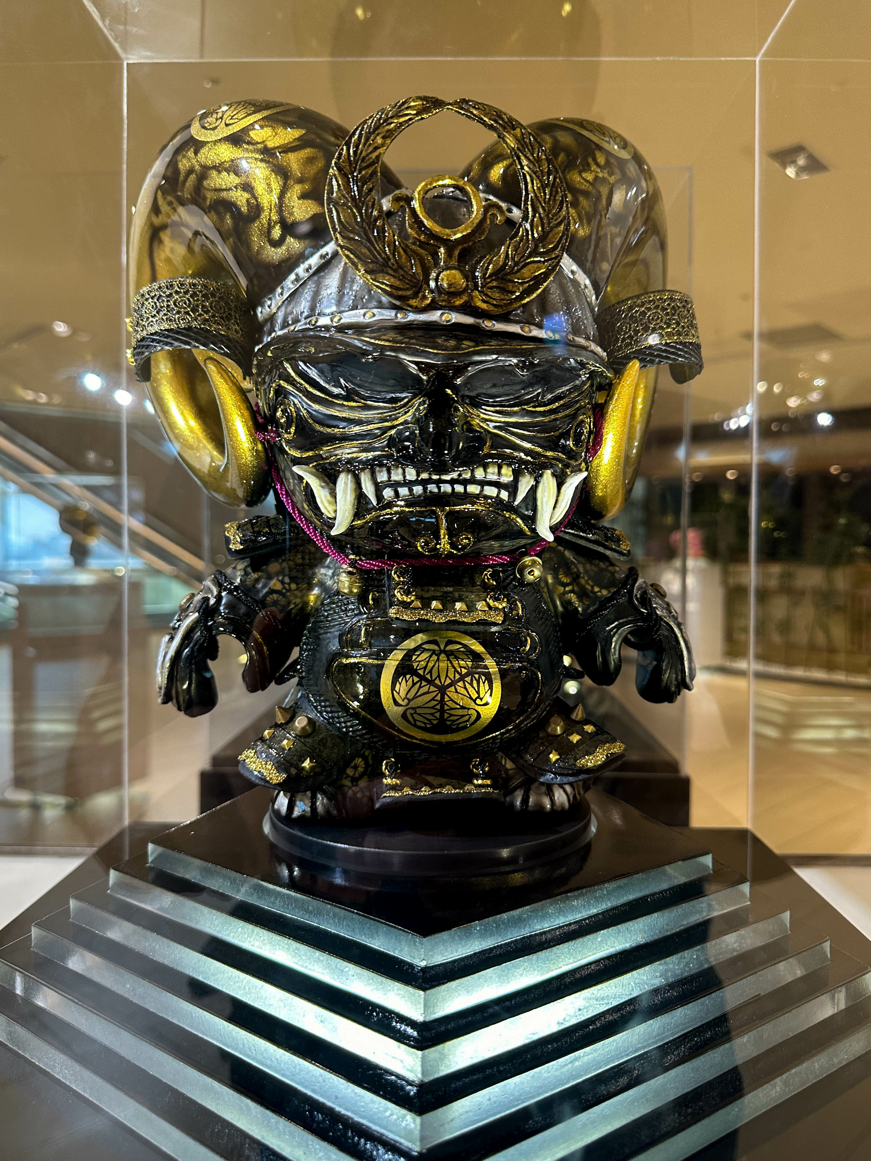 六個平凡無奇的領頭羊公仔，在藝術家的巧思下，各自散發專屬自己