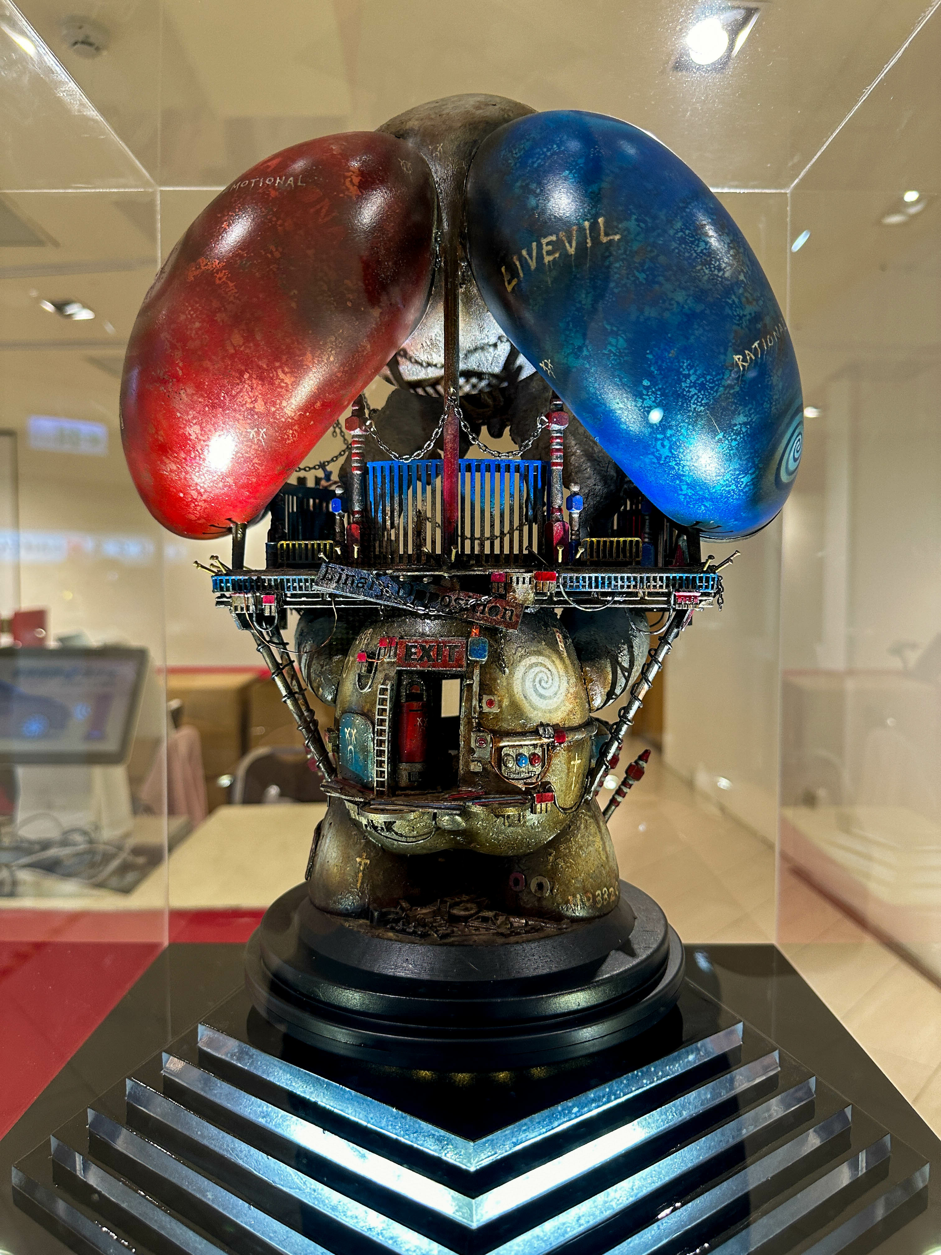 六個平凡無奇的領頭羊公仔，在藝術家的巧思下，各自散發專屬自己