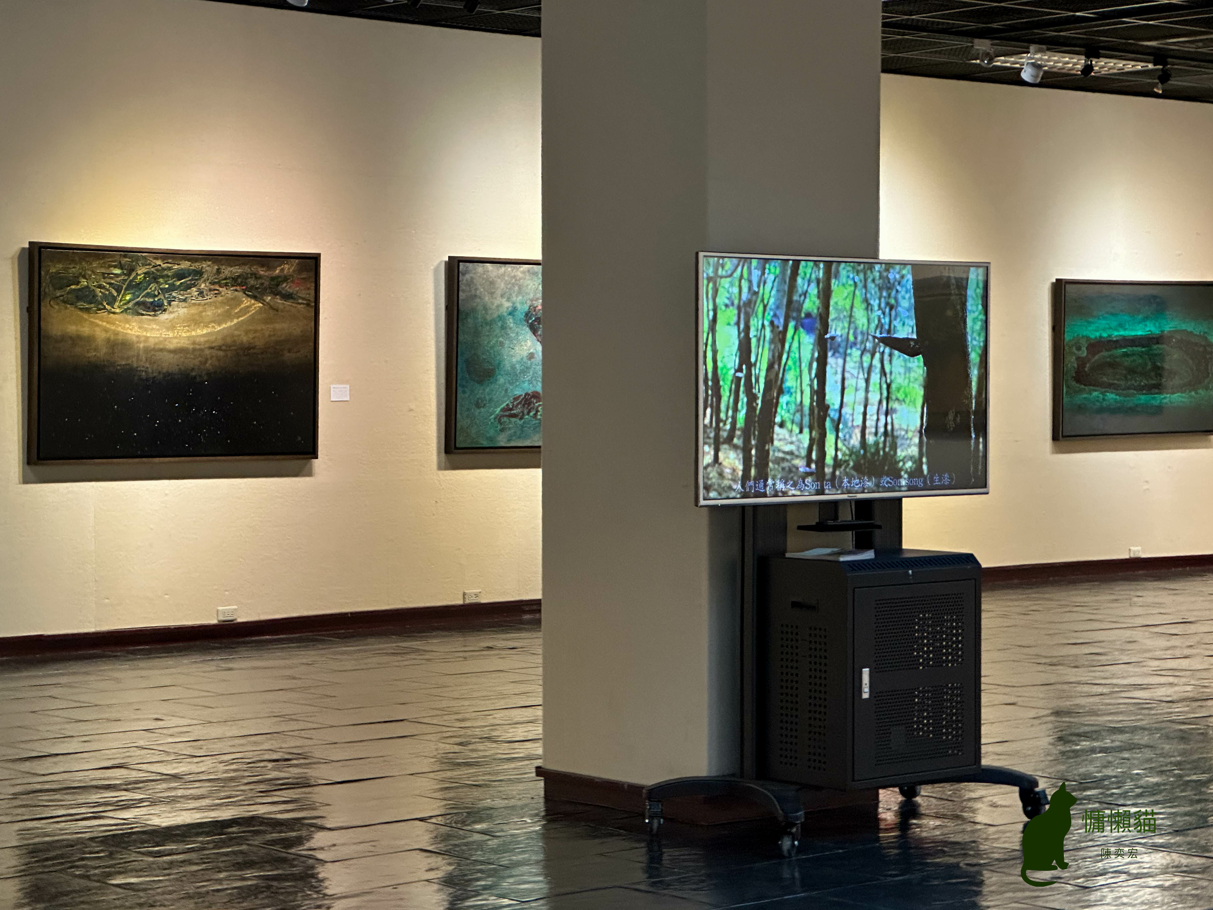 越南漆畫展現了越南傳統文化與現代藝術的交融，蘊含濃厚的民族情