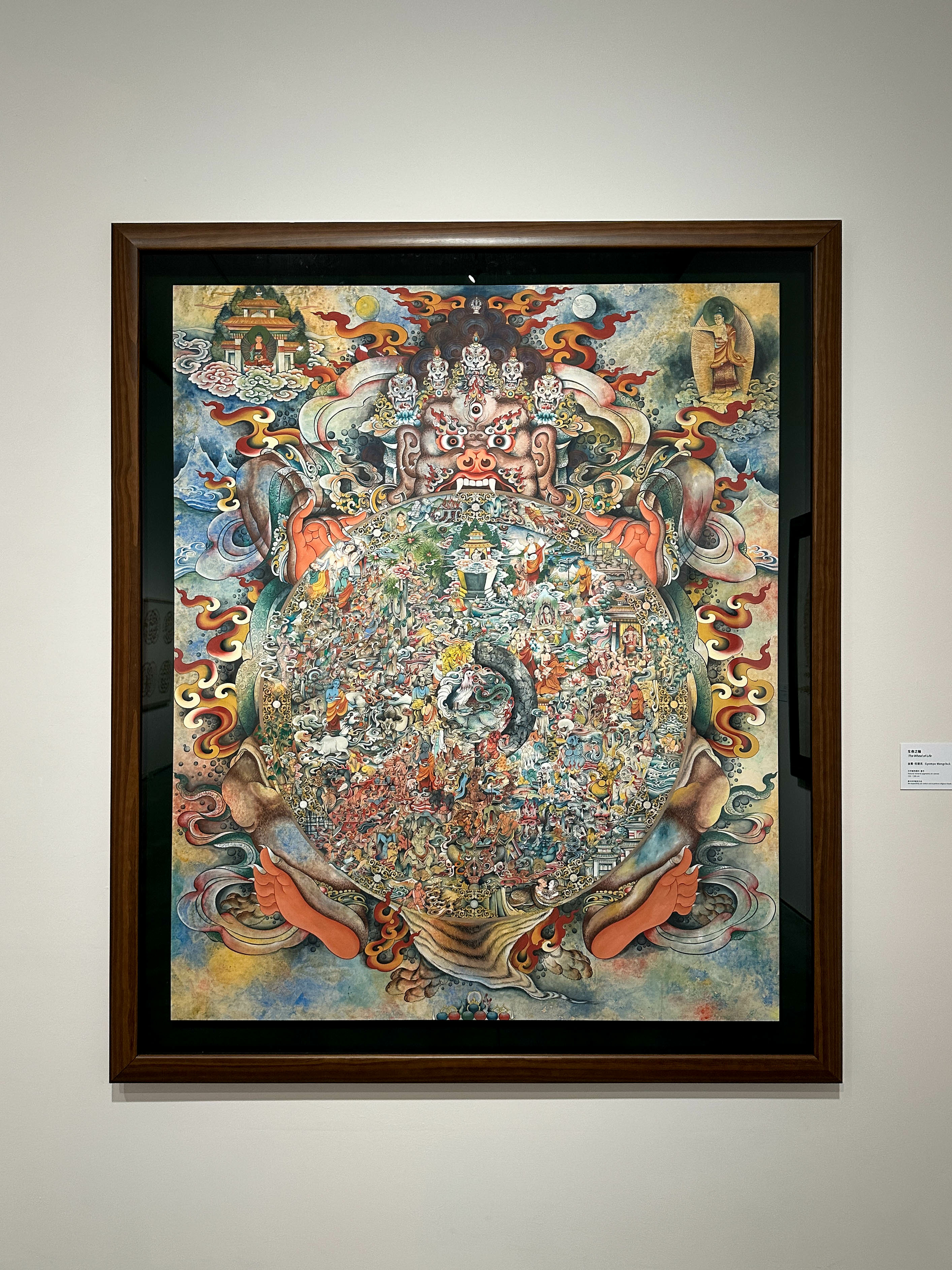 尼泊爾與不丹的當代藝術家從古老的唐卡與佛教符號出發，將其融入