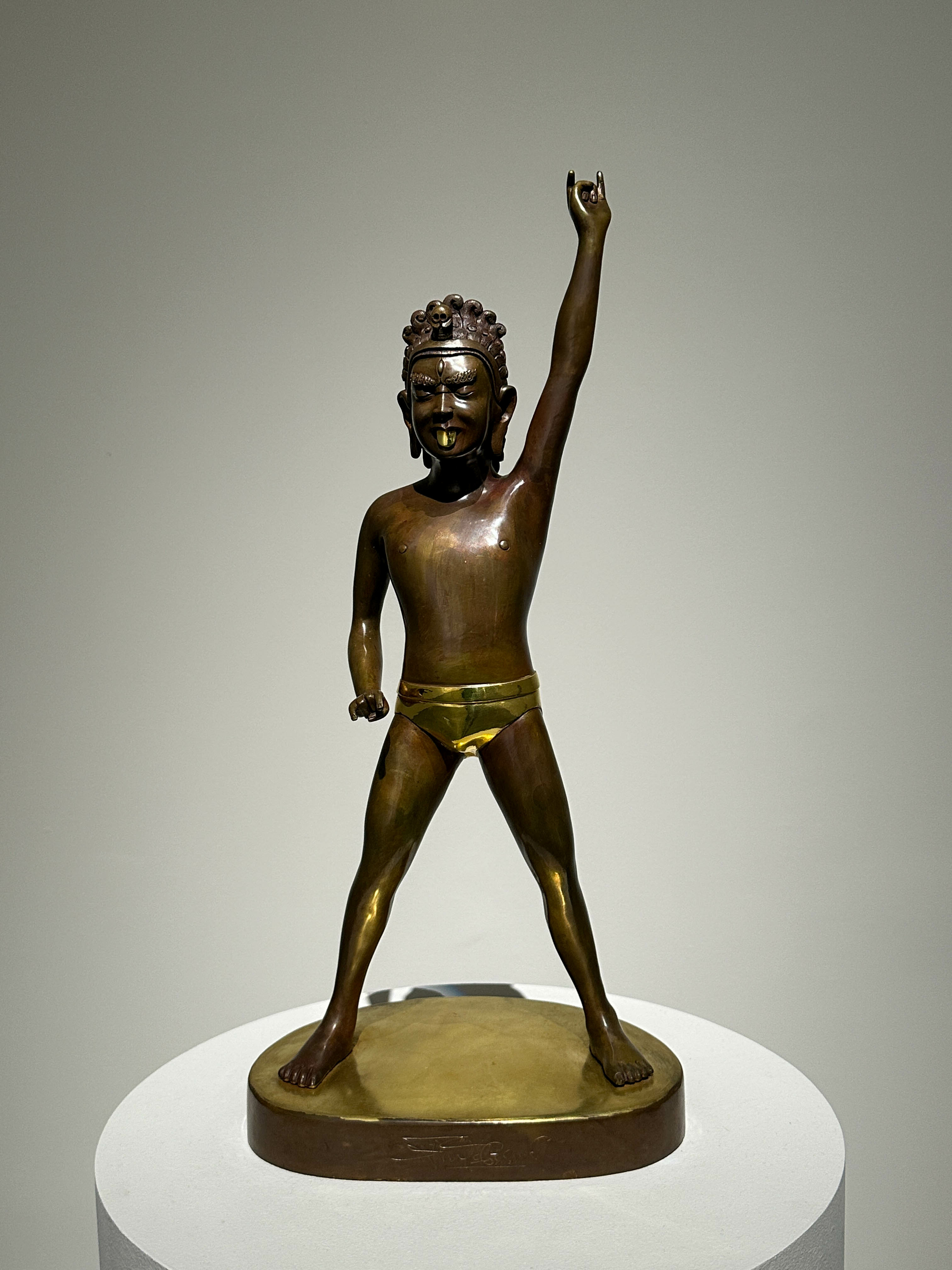 尼泊爾與不丹的當代藝術家從古老的唐卡與佛教符號出發，將其融入