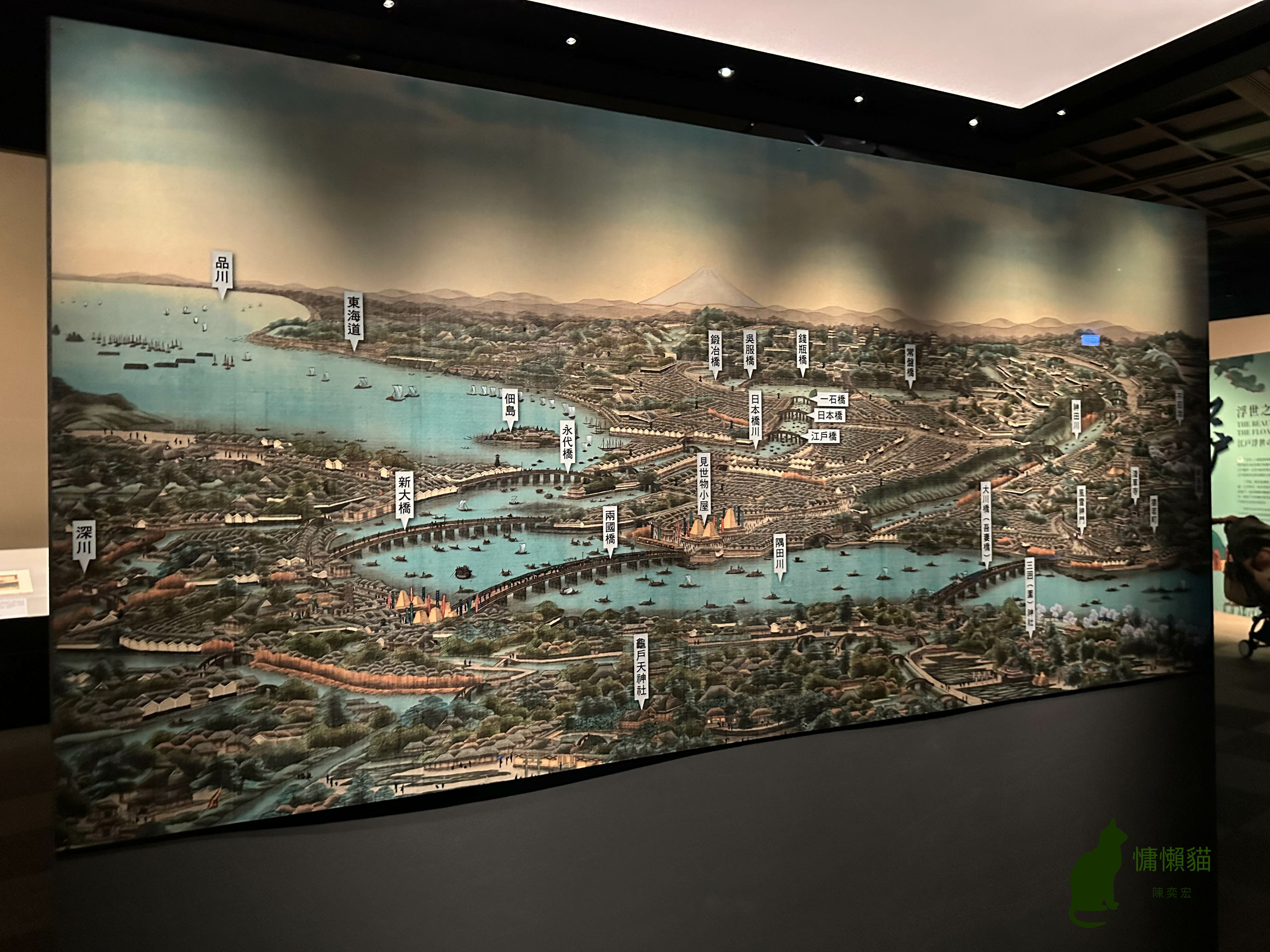 浮世繪是一首能看見的詩，它純粹的線條與色彩，帶領著我們以感覺