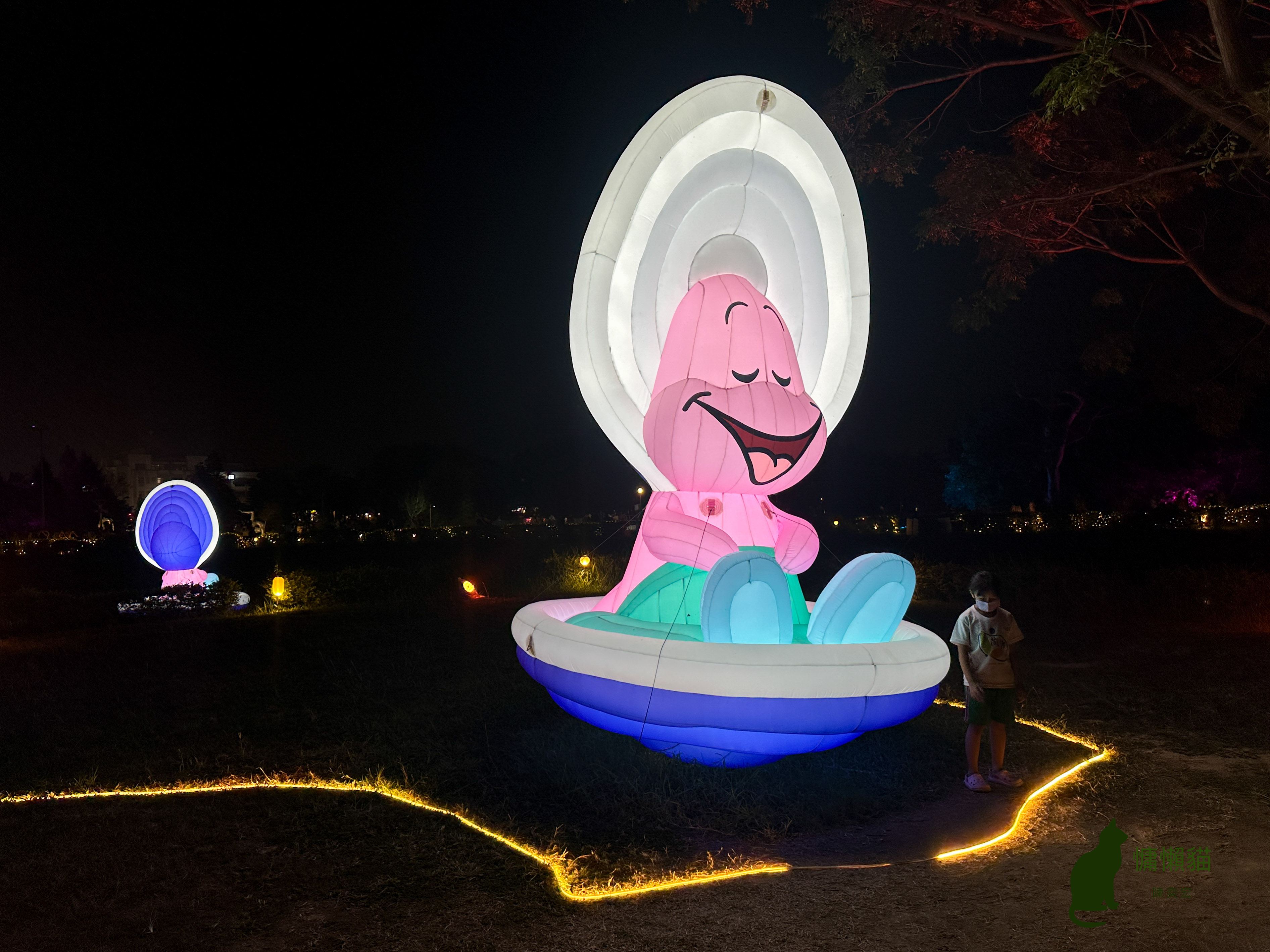 大家在夜色來臨時進入一場奇幻夢境,我們墮入《愛麗絲夢遊仙境》 大家在夜色來臨時進入一場奇幻夢境,我們墮入《愛麗絲夢遊仙境》