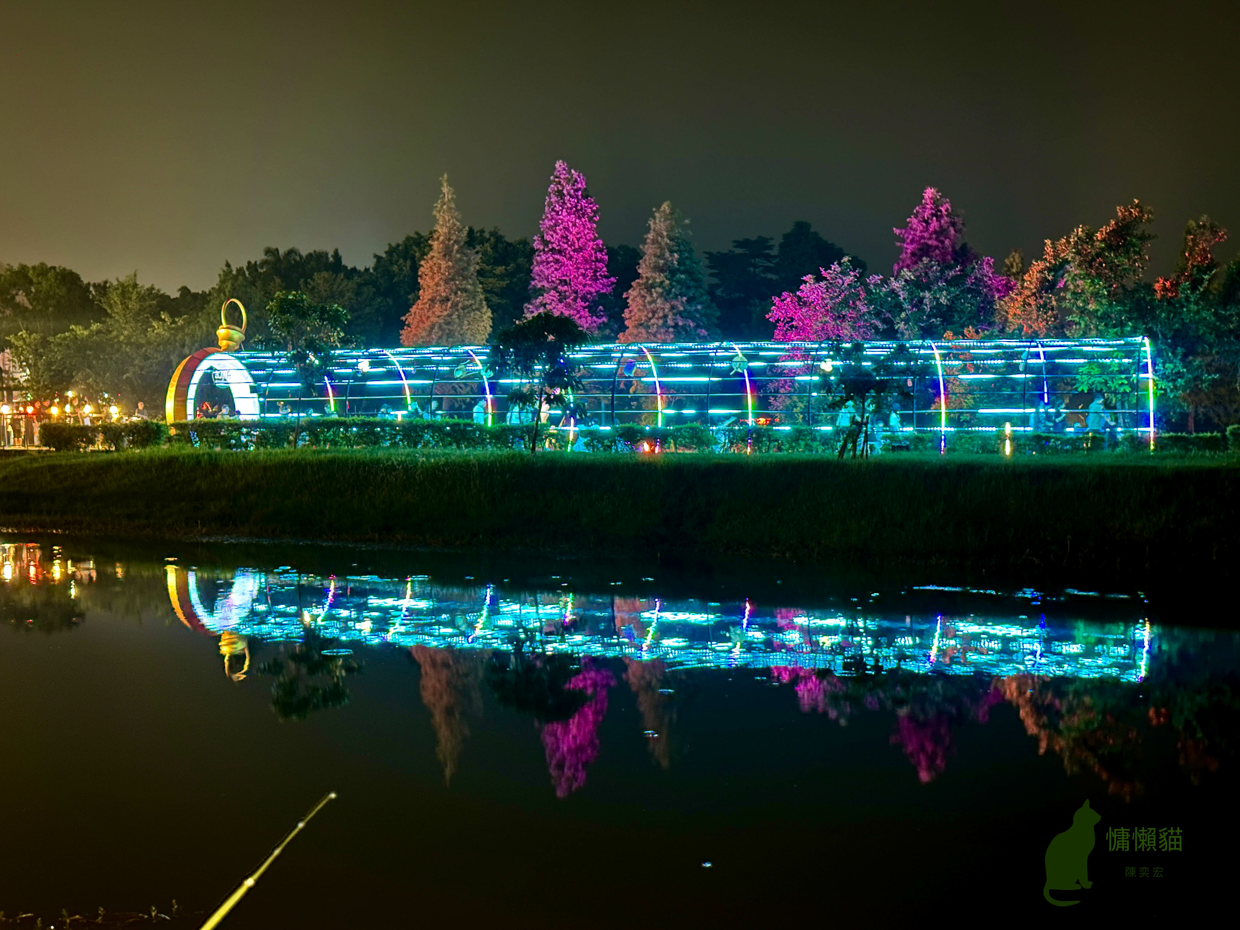 大家在夜色來臨時進入一場奇幻夢境,我們墮入《愛麗絲夢遊仙境》 大家在夜色來臨時進入一場奇幻夢境,我們墮入《愛麗絲夢遊仙境》