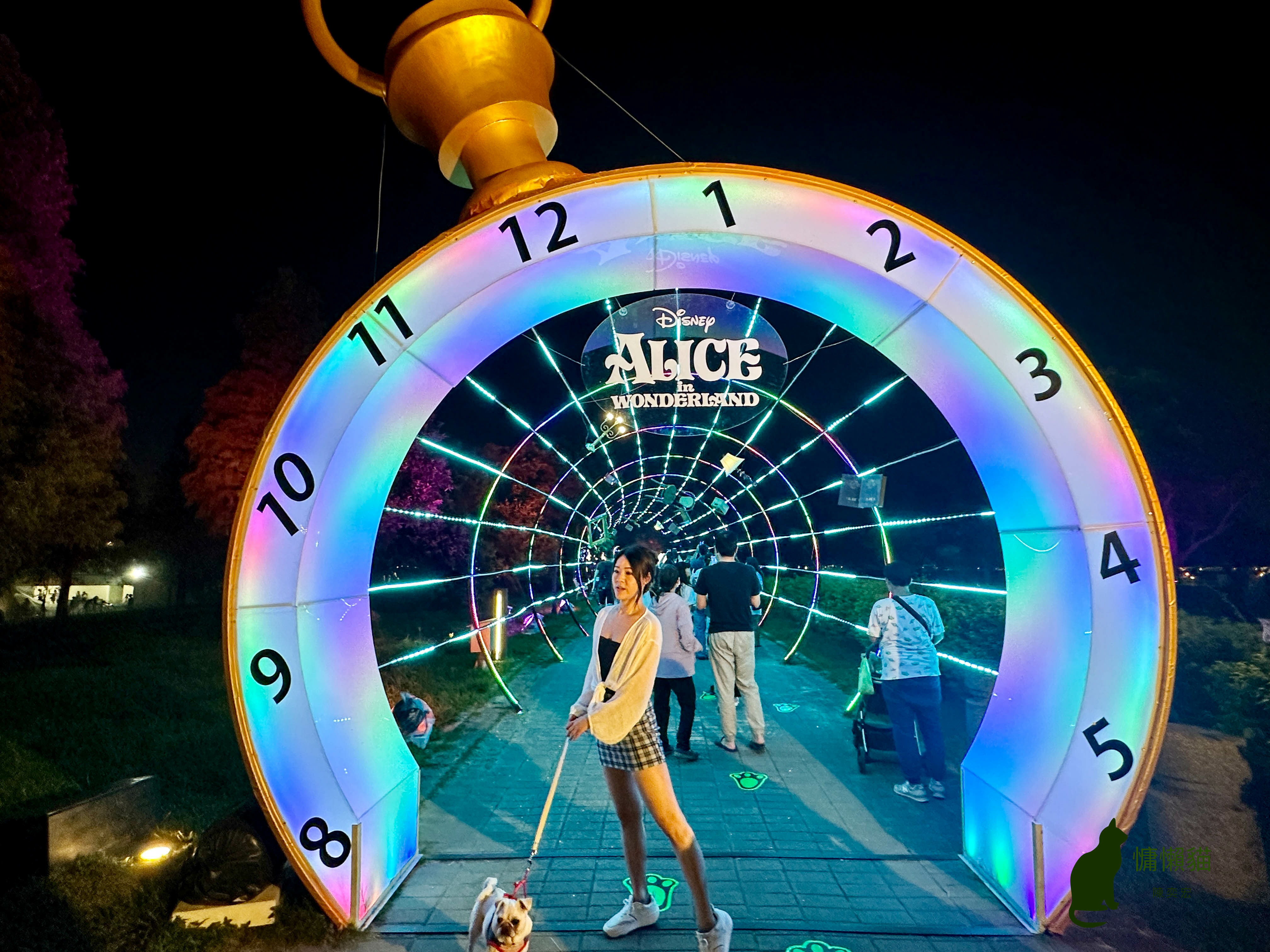 大家在夜色來臨時進入一場奇幻夢境,我們墮入《愛麗絲夢遊仙境》 大家在夜色來臨時進入一場奇幻夢境,我們墮入《愛麗絲夢遊仙境》