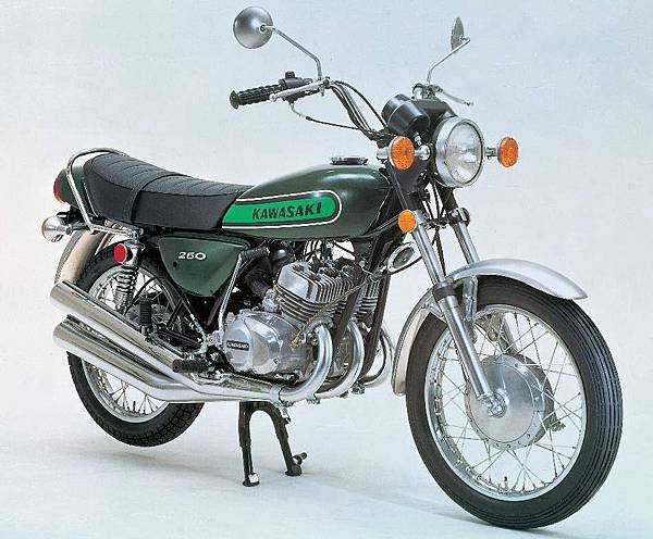 Kawasaki S1 250 73.jpg