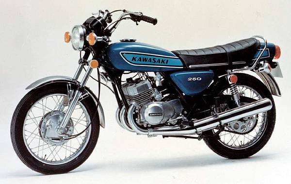 Kawasaki S1 250 74.jpg