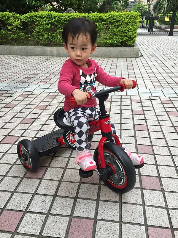 育兒好物】英國Mini Cooper 兒童三輪車和腳踏車系列! @ 柯以柔~柔媽