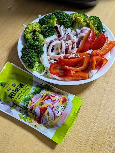 【裸拉廚房】用品高洋蔥和風醬懶出新高度和風鮮蝦時蔬 【裸拉廚房】用品高洋蔥和風醬懶出新高度和風鮮蝦時蔬