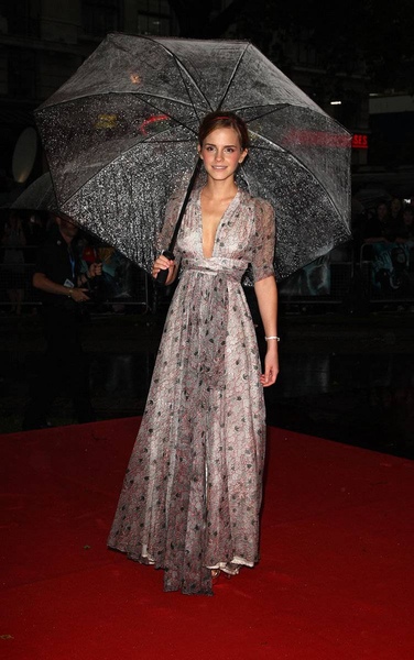 Emma_Watson_Premiere_Upskirt_Pany_Flash_38.jpg