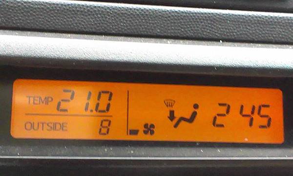 室外溫度8度.jpg