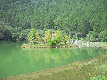 明池湖中小山景.JPG