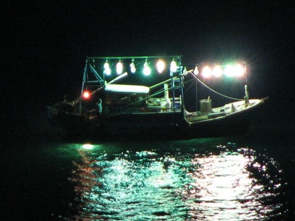 出來補魚的魚船