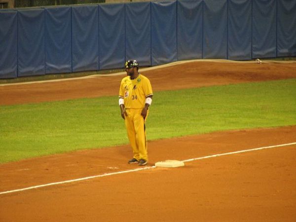 在三壘的阿布多