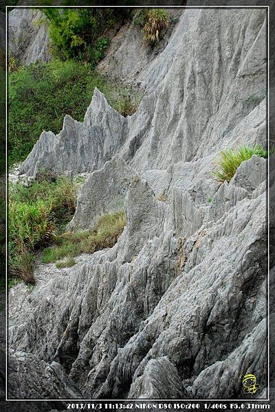 跟月世界一樣都是惡地地形