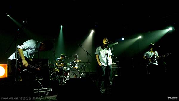 手插口袋的Cheer