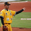 冠任今天有出來練守備