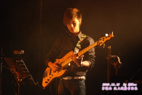 貝斯手　阿文-發條人樂團貝斯手